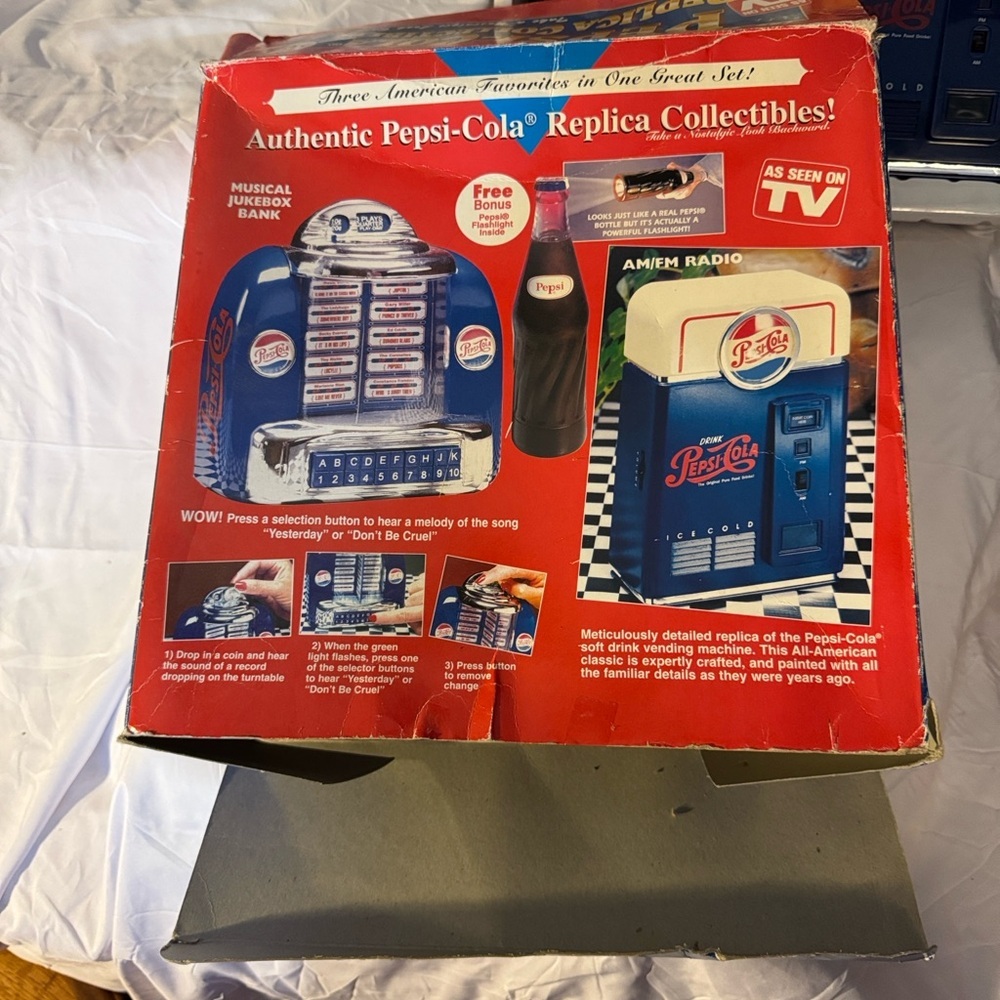 ★ Pepsi Cola Replica Collectibles Jukebox Bank & AM/FM Radio Set NIB - Picture 4 of 4